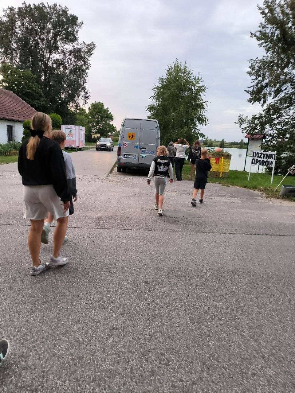 Okolice zamku w Oporowie